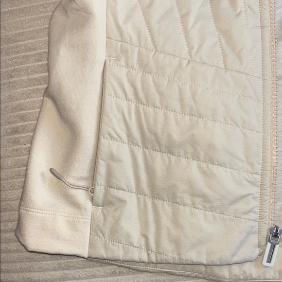 Smartwool Women's Cream Hooded Vest - Picture 5 of 9